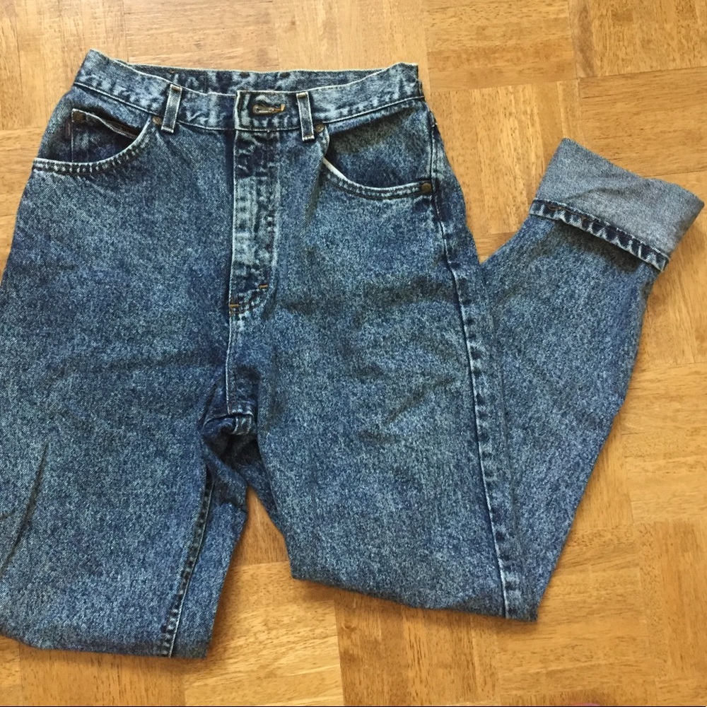 Vintage High-Waisted Acid Wash Mom Jeans
